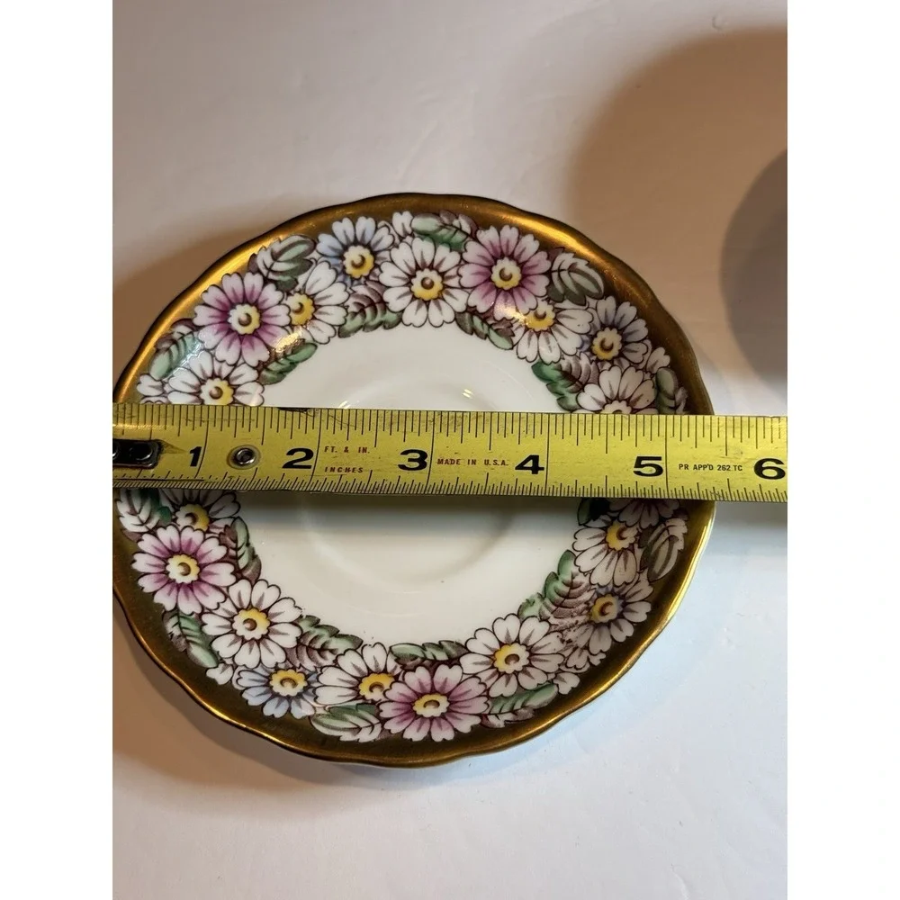 Victoria C&E Bone China England Marguerite Teacup Saucer Daisy Gold Trim VTG